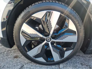 Car image 32