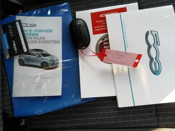 Car image 16