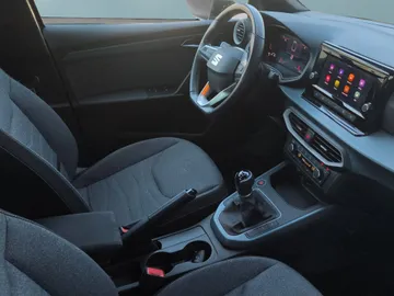 Car image 20