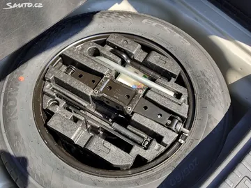 Car image 35