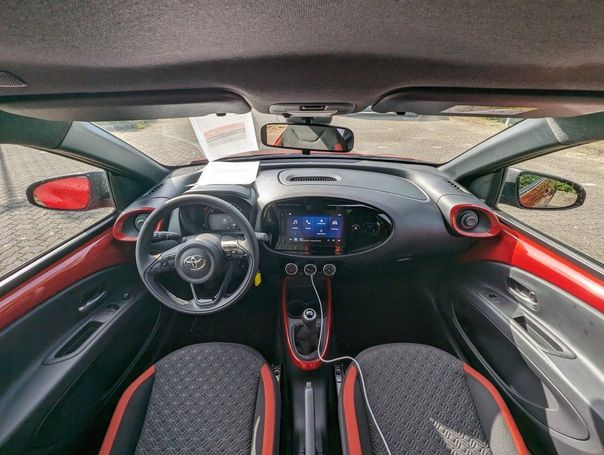 Toyota Aygo X 53 kW image number 15