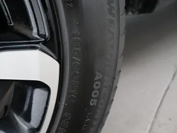 Car image 46