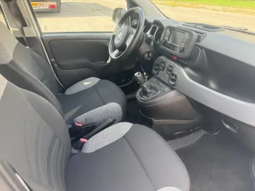 Car image 14