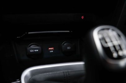 Car image 36