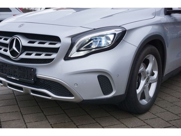 Mercedes-Benz GLA 250 7G-DCT Urban 155 kW image number 2