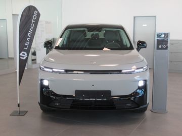 Car image 4