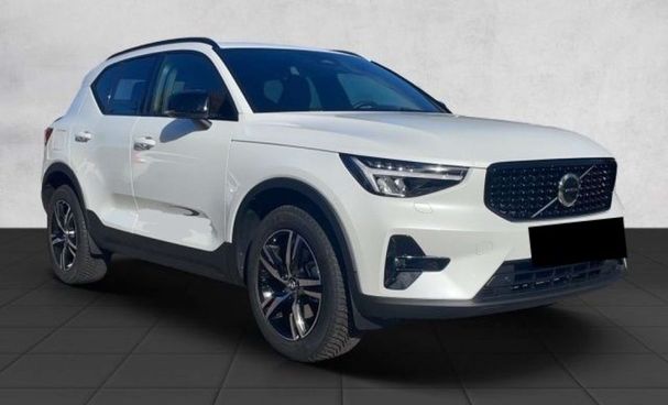 Volvo XC40 B3 Plus Dark 120 kW image number 1