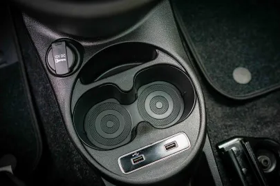 Car image 29