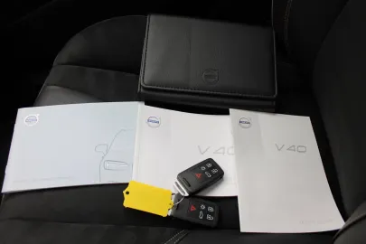 Car image 32
