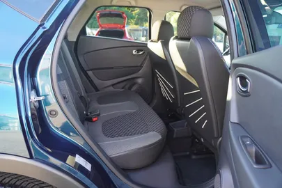 Car image 38