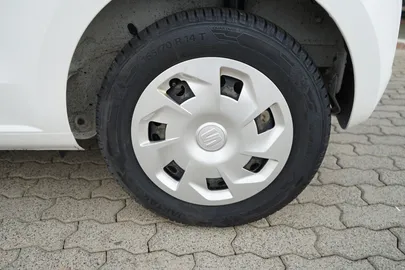 Car image 21