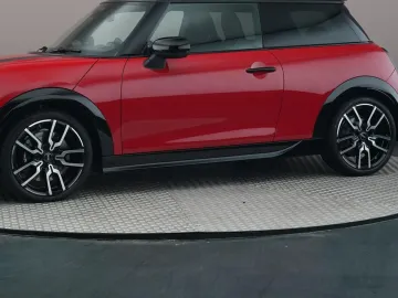 Car image 19