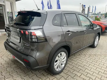Car image 4