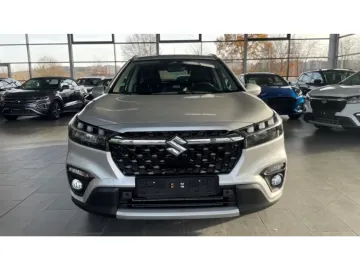 Car image 3