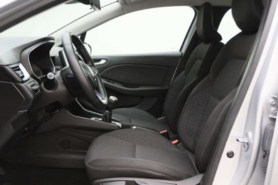 Car image 11