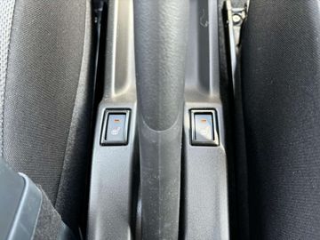 Car image 36