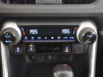 Car image 30