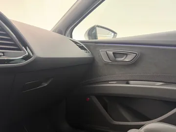 Car image 43