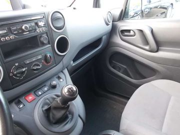 Car image 25