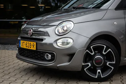 Car image 3