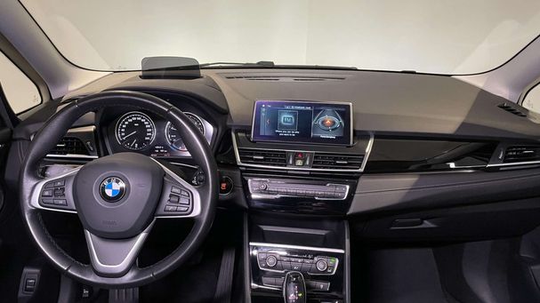 BMW 218i Gran Tourer 103 kW image number 4