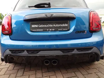 Car image 29