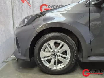 Car image 28