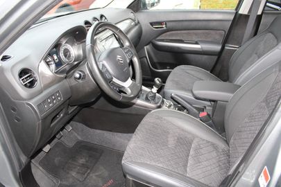 Car image 13