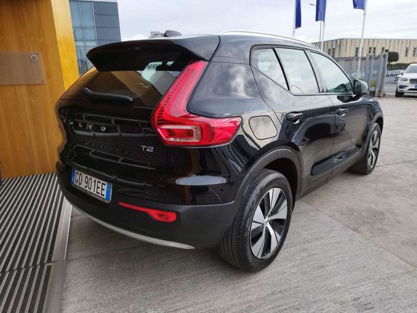 Volvo XC40 1.5 T2 Momentum 95 kW image number 7