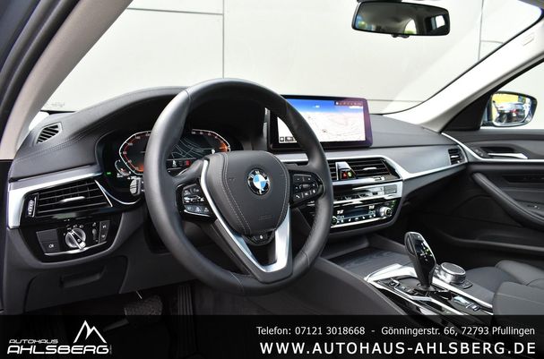 BMW 530d Touring Luxury Line xDrive 210 kW image number 10