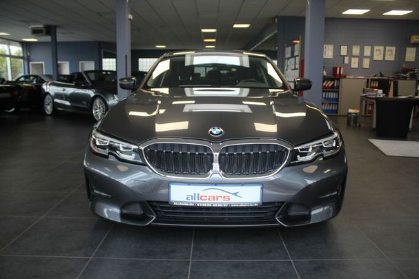 BMW 320d xDrive Sport Line 140 kW image number 3