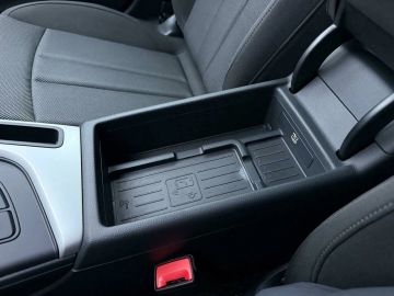 Car image 33