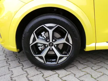 Car image 31