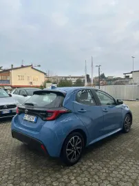Car image 3