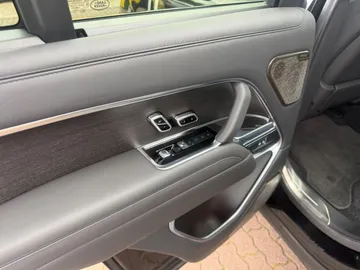 Car image 32