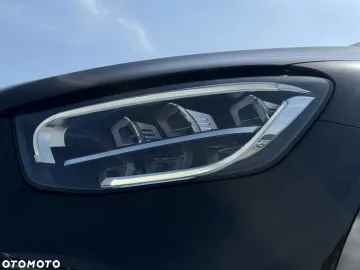 Car image 32