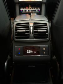 Car image 38