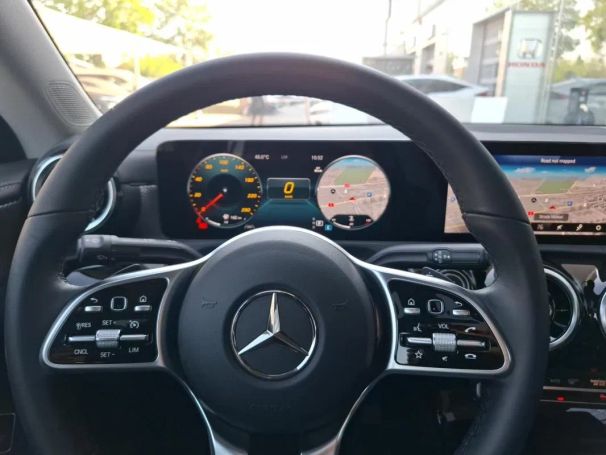 Mercedes-Benz CLA 180 100 kW image number 10