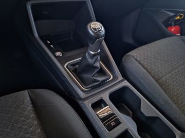 Car image 33