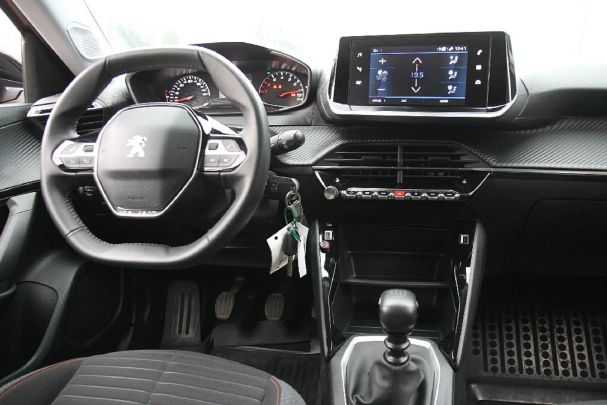 Peugeot 2008 1.2 PureTech 75 kW image number 19