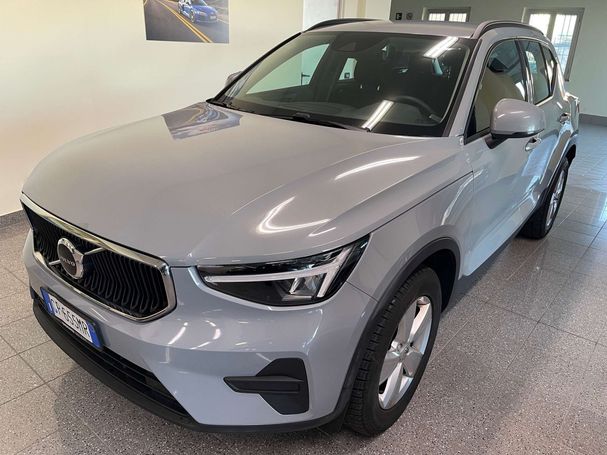 Volvo XC40 T2 Essential 95 kW image number 1