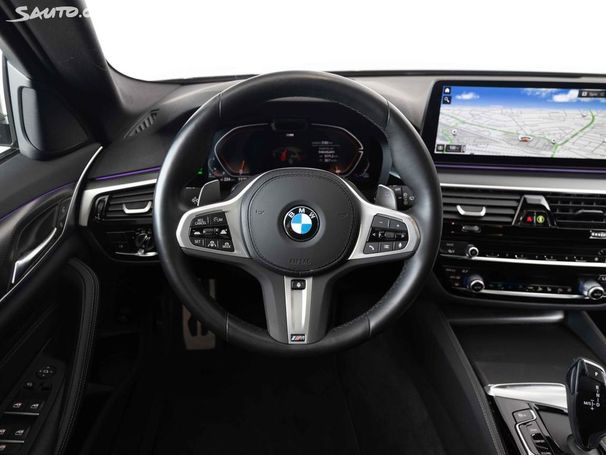 BMW 520d Touring xDrive 140 kW image number 13