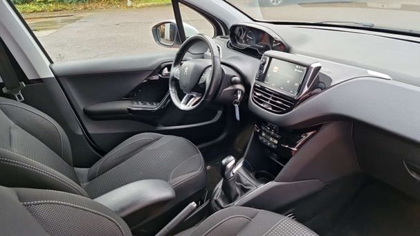 Peugeot 208 BlueHDi 100 Allure 75 kW image number 10