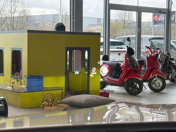 Car image 22