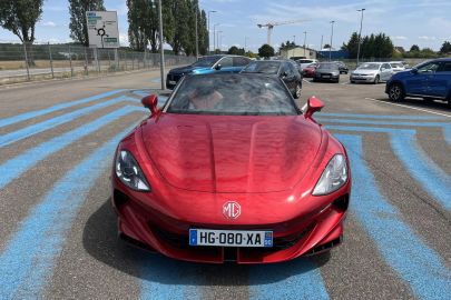 Car image 4