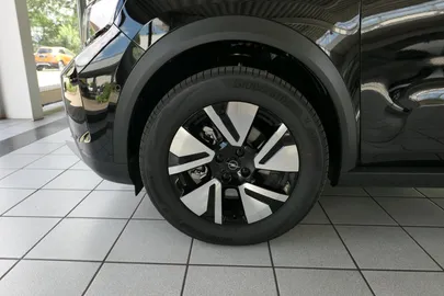 Car image 22