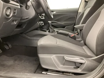 Car image 36