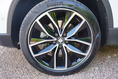 Car image 40