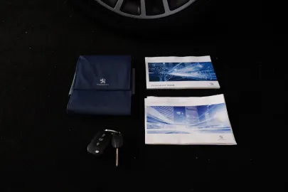 Car image 23