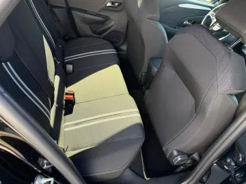 Car image 32